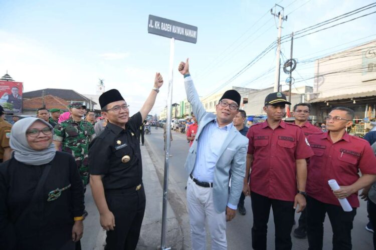 Ridwan Kamil Resmikan Jalan Cibarusah-Cikarang dengan Nama KH. R. Ma’mun Nawawi