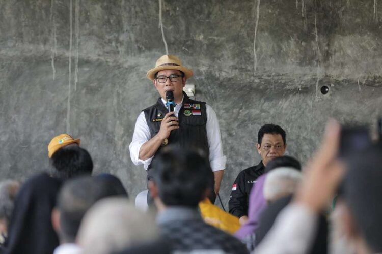 Ridwan Kamil Persembahkan Satyalancana Wira Karya kepada Elemen Masyarakat Pertanian Jabar
