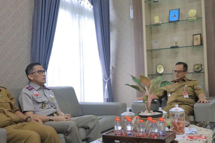ATR/BPN serahkan 544 Sertifikat Aset Pemda Kota Bekasi. Pemkot Bekasi Bersama BPN Siap Sinergi Tuntaskan Permasalahan Aset