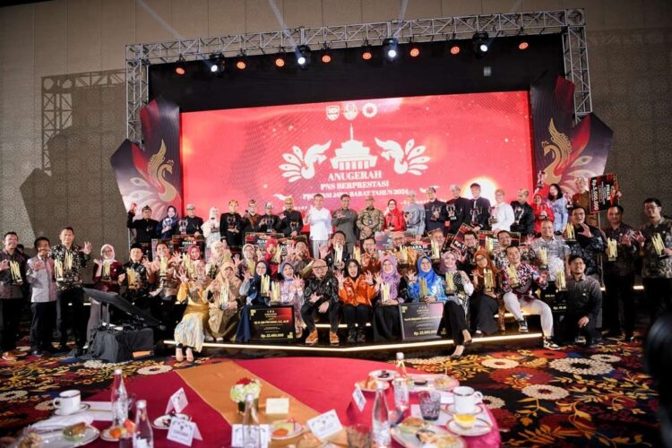 Pemda Provinsi Jabar Beri Anugerah PNS Berprestasi 2024