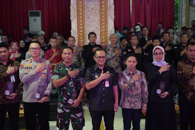 Pj. Wali Kota Hadiri Rapat Evaluasi Pelaksanaan Pemilukada oleh KPU Kota Bekasi