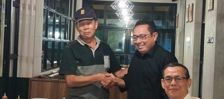 Firdaus dipercaya menjabat  sebagai Ketua Paguyuban Sebimbing Sekundang.