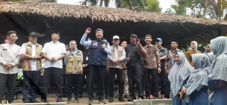 Bersama Masyarakat Suara Gus Ipul Berkumandang di Taman Firdaus