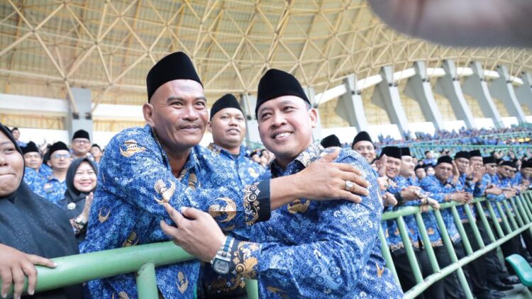 Wali Kota Lantik 7.969 PPPK, Kepala BKN: Kota Bekasi Paling Cepat dan Terbanyak di Indonesia