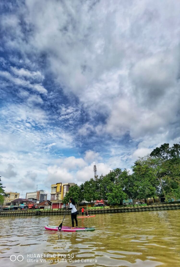 Pecinta Sungai Samarinda Gelar Lomba Pungut Sampah Peringati HUT ke-10
