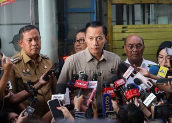 Tri Adhianto Sambut AHY di Stasiun Bekasi, Pastikan Evakuasi Kereta Tuntas dan Layanan Segera Normal