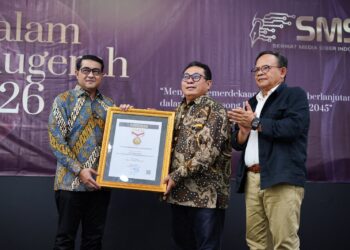 Menteri Ekraf Persembahkan Anugerah Pelopor Kemerdekaan Pers Indonesia untuk Pegiat Ekraf