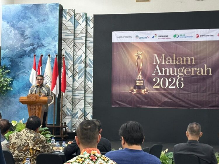 SMSI Anugerahkan Penghargaan kepada 16 Tokoh Nasional dan Daerah Peduli Kemerdekaan Pers