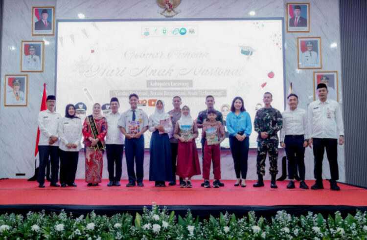 Jawab Keresahan Soal LKS Mahal, Bupati Aep Gratiskan Modul Siswa SD-SMP di Karawang