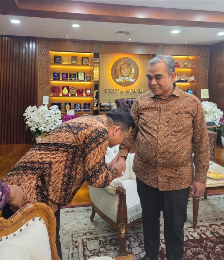 Bapak Bangsa, Warga Dan Para Aktivis Indonesia