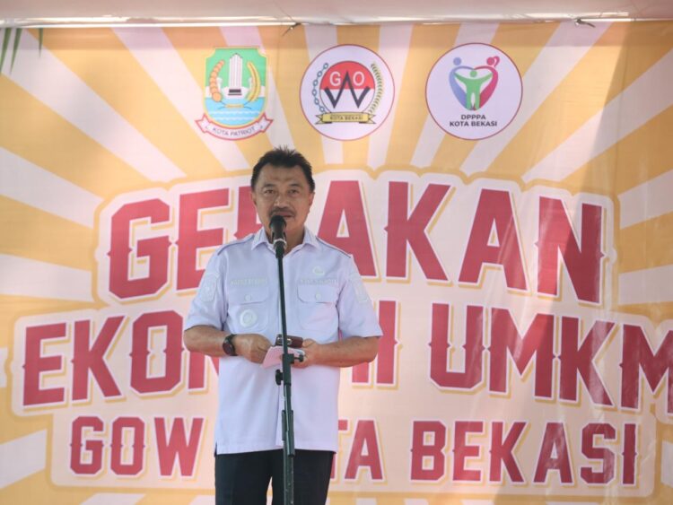 Wawali Harris Bobihoe Borong Produk UMKM Hasil Tangan Terampil Emak- Emak