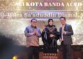 Illiza Raih Penghargaan Wali Kota Penggerak Inovasi Daerah dari SMSI Aceh