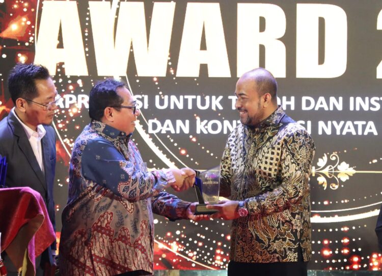 Dirut Bank Aceh Raih SMSI Aceh Award: Penggerak Ekonomi Daerah melalui UMKM dan Industri Kreatif