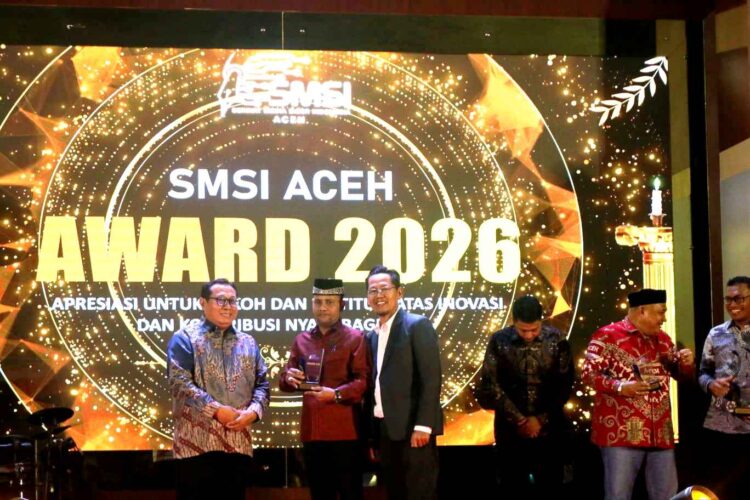Tanggap dan Cepat Merespon Persoalan Publik, Tgk Muharuddin Raih Penghargaan SMSI Aceh Award 2026