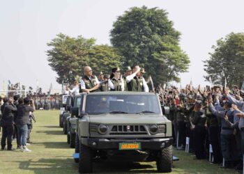8.000 Anggota ASLINMAS dan ABPEDNAS Apel Akbar Di Stadion Pandanaran Jateng Pada Hari Kesaktian Pancasila
